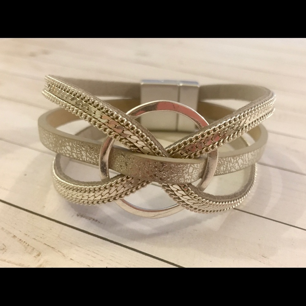 MAGNETIC CLOSURE SILVER WRAP BRACELET